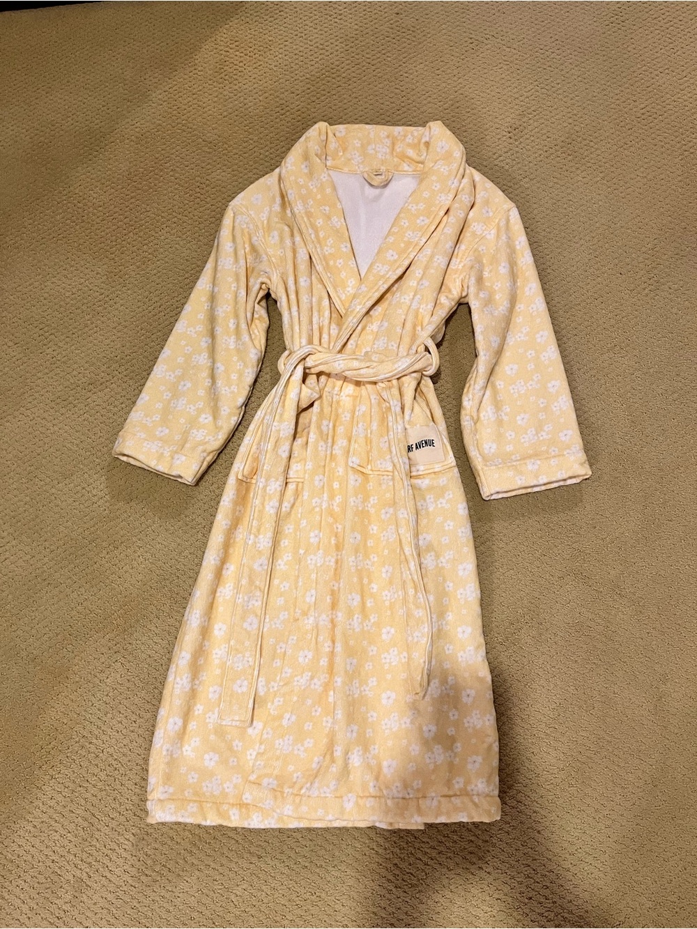 Djerf Avenue Robe - Lemon Cake